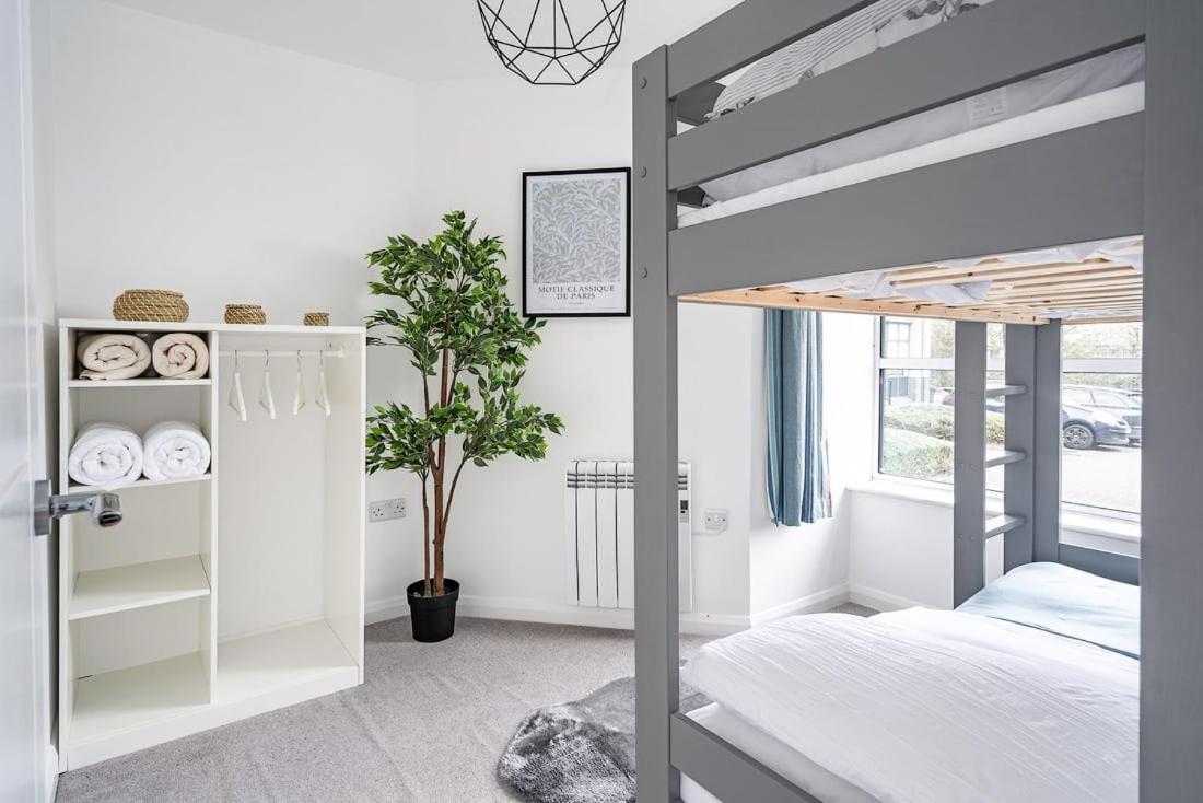 Contemporary City Centre Apartment With Parking Μπαθ Εξωτερικό φωτογραφία